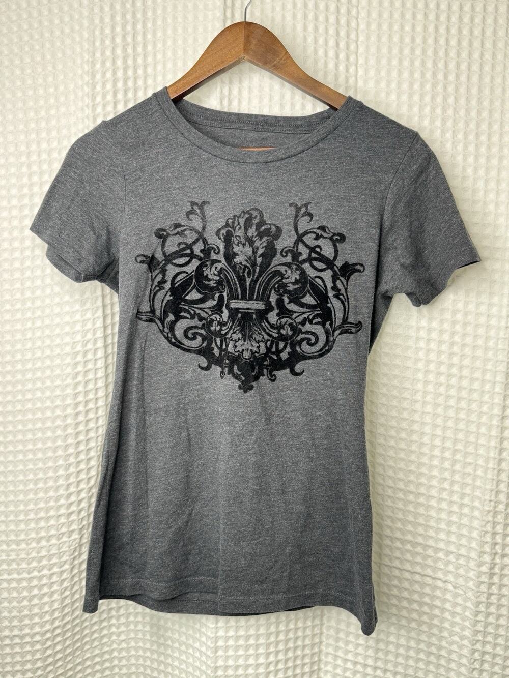 Stranded Women’s Gray Angel Wings Fleur De Lis Graphic T-Shirt Y2K Grunge